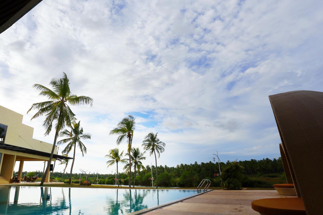 Avenra Gangaara Hotel Wennappuwa Exteriör bild