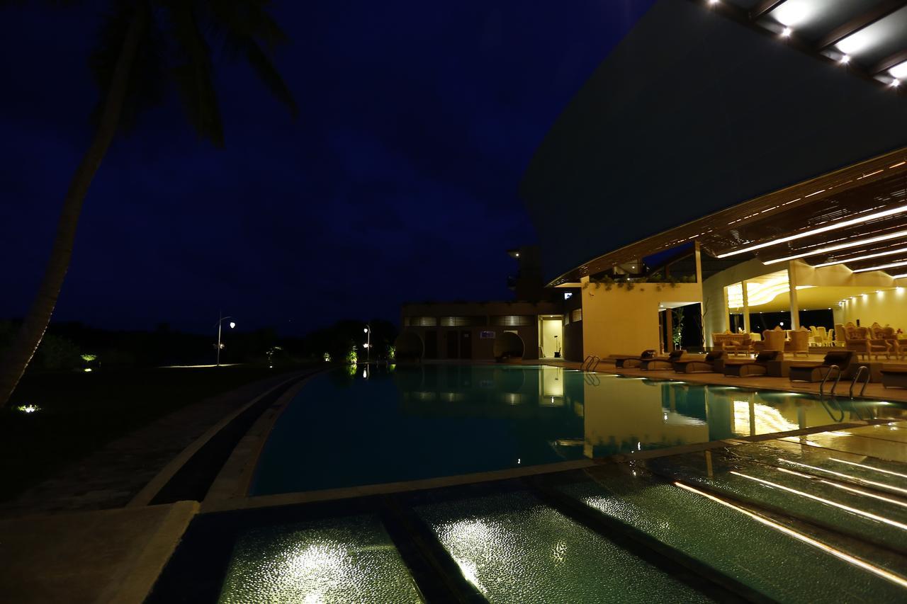 Avenra Gangaara Hotel Wennappuwa Exteriör bild