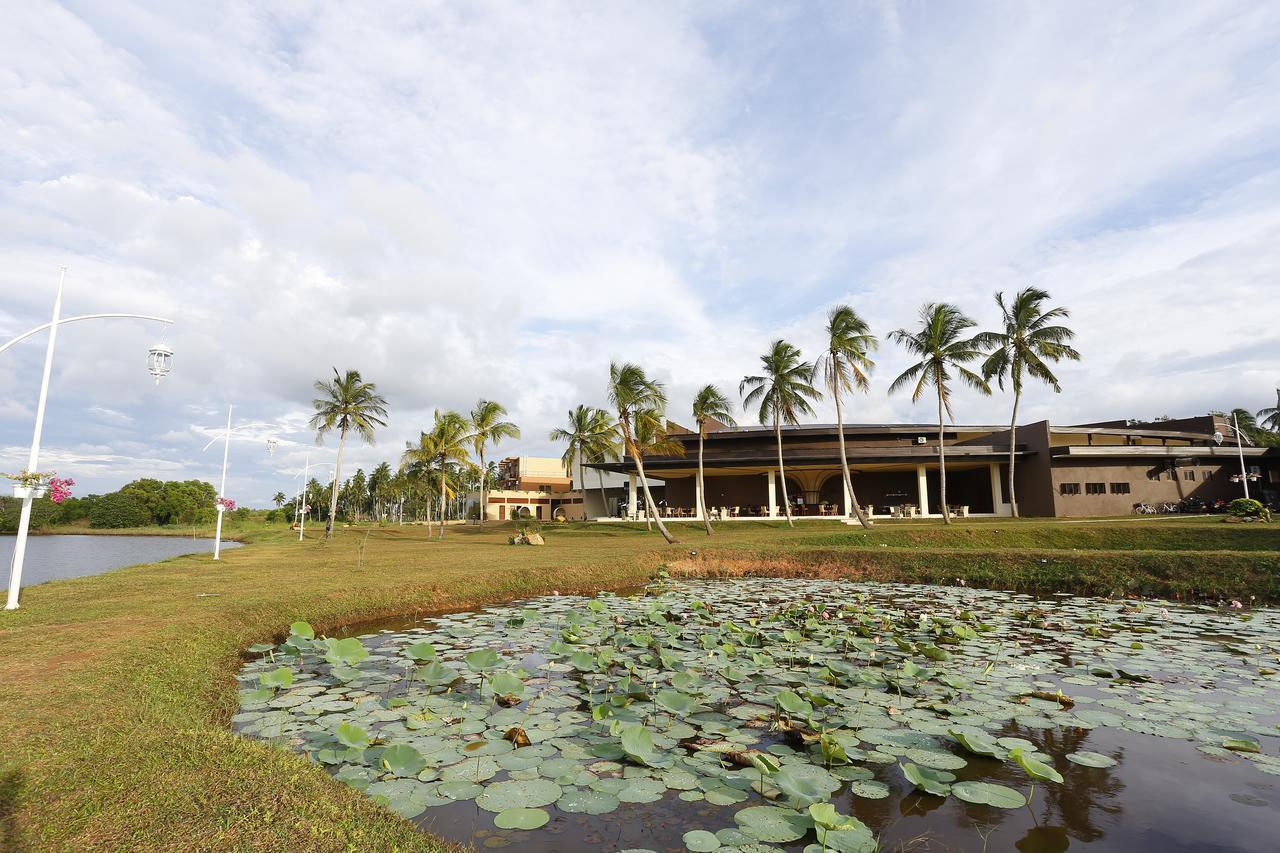 Avenra Gangaara Hotel Wennappuwa Exteriör bild