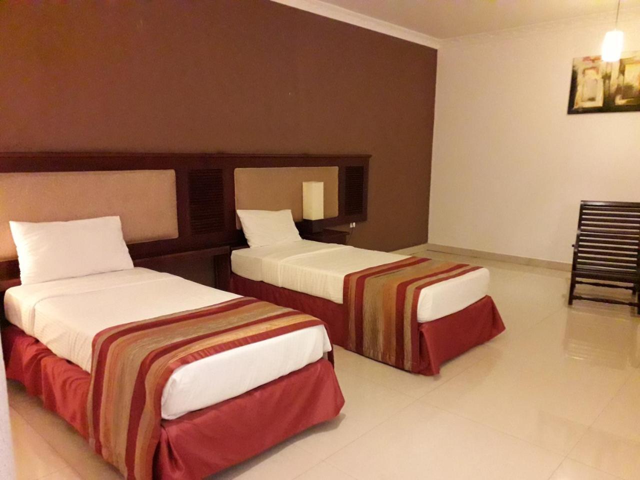 Avenra Gangaara Hotel Wennappuwa Exteriör bild